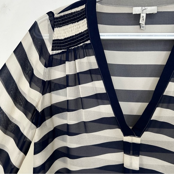 Joie Aceline Silk Blouse Striped Blue Off White V-Neck Smocked Shoulder Flowy XS - Picture 5 of 14